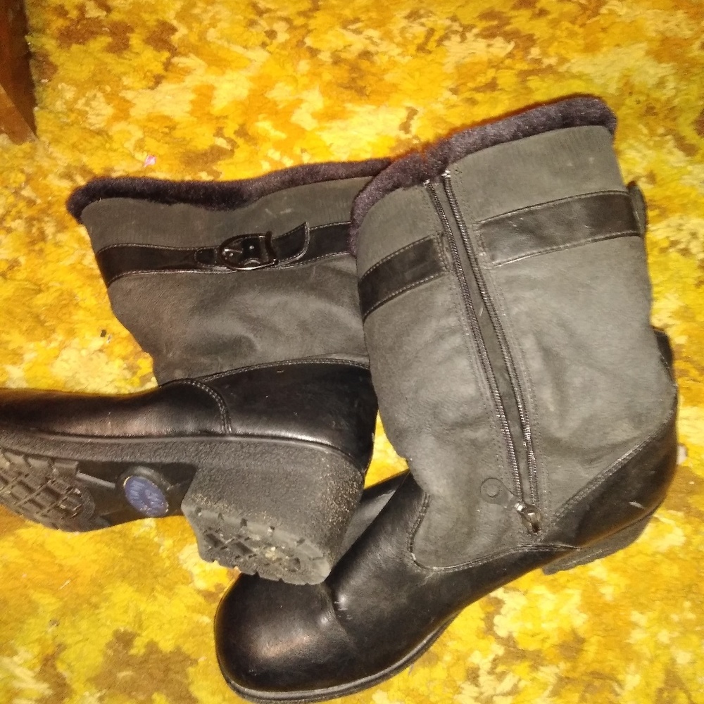 Boots - Picture 2 of 3